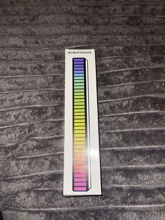 RGB-лампа с активированым музыкальным ритмом