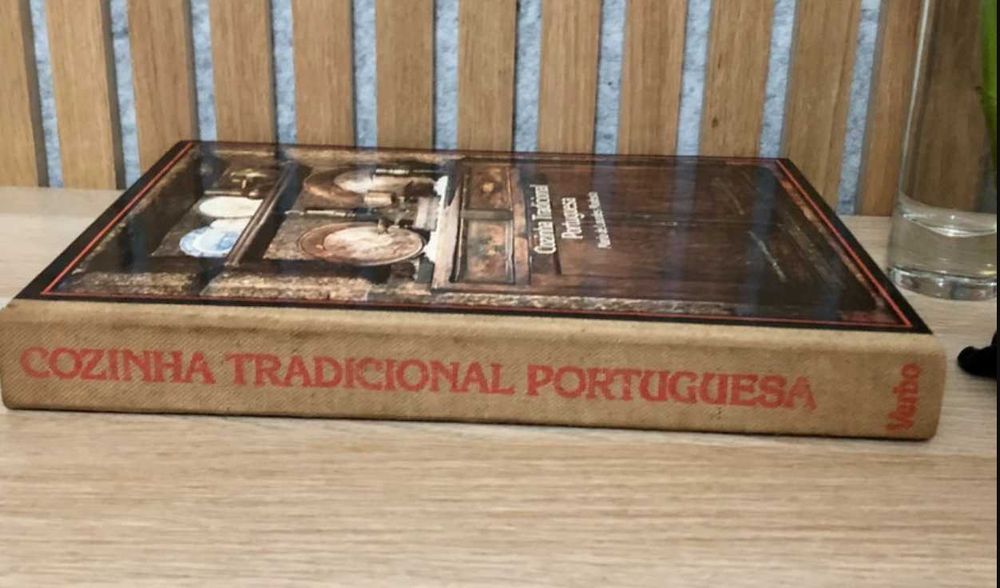 Livro “Cozinha Tradicional Portuguesa” de “Maria de Loures Modesto”