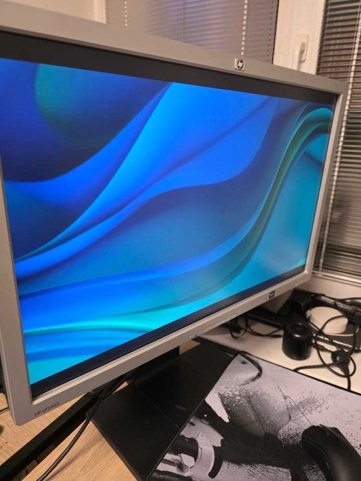 Монітор HP LP2465 / 24" FullHD / S-PVA/ DVI, USB, HDMI* / VESA 100x100