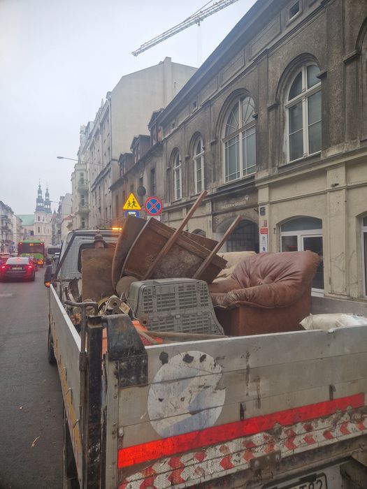 Wywóz starych mebli  likwidacja mieszkań biur