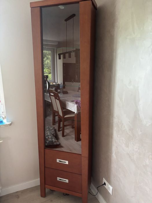 Witryna narożna podświetlana