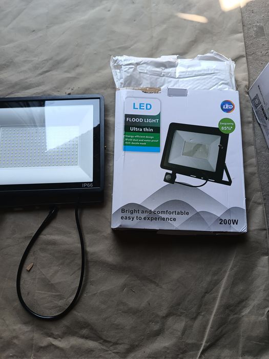 Naświetlacz halogen  LED 200w