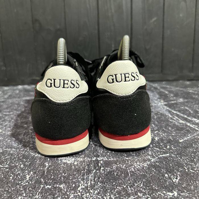 Нові шкіряні кросівки Guess 37/24 cm