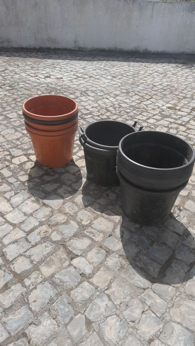 Baldes ou vasos plástico