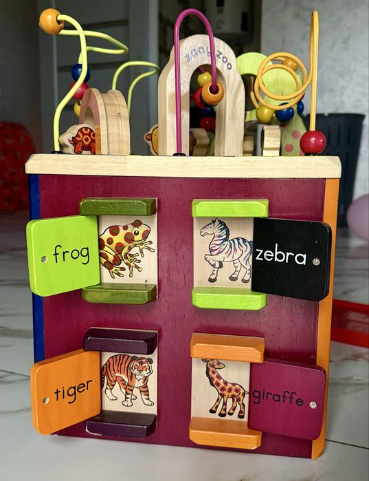 Бізі куб Battat