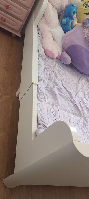 Cama criança extensível com colchão.