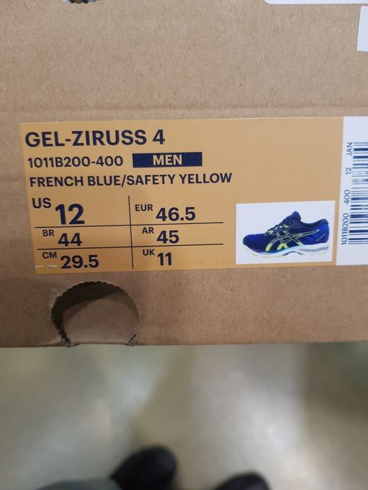 Ténis Asics ainda na Caixa