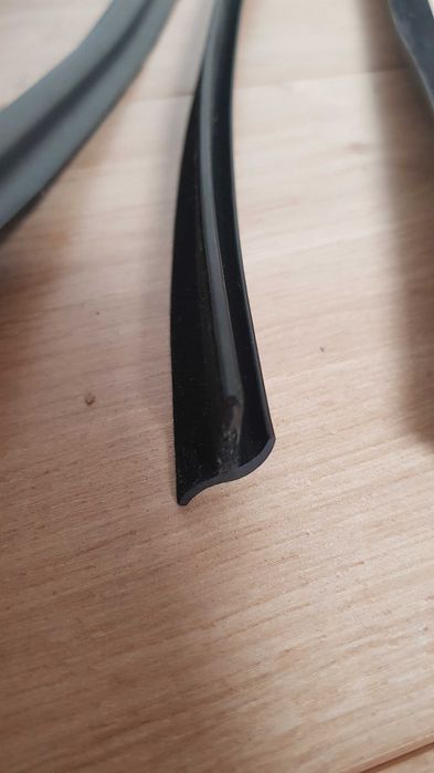 Mercedes W123 - Set 4 Vedandes Exteriores Janela (Novo)