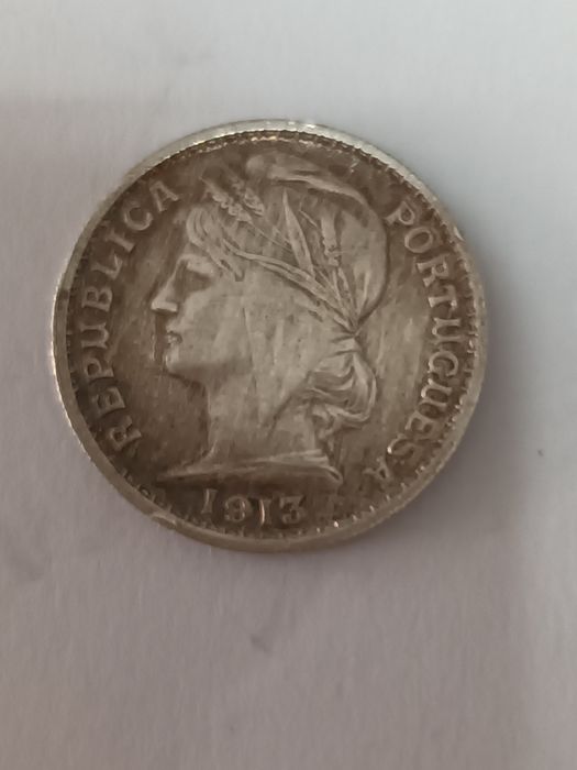 Moeda muito antiga de 20 centavos de 1913