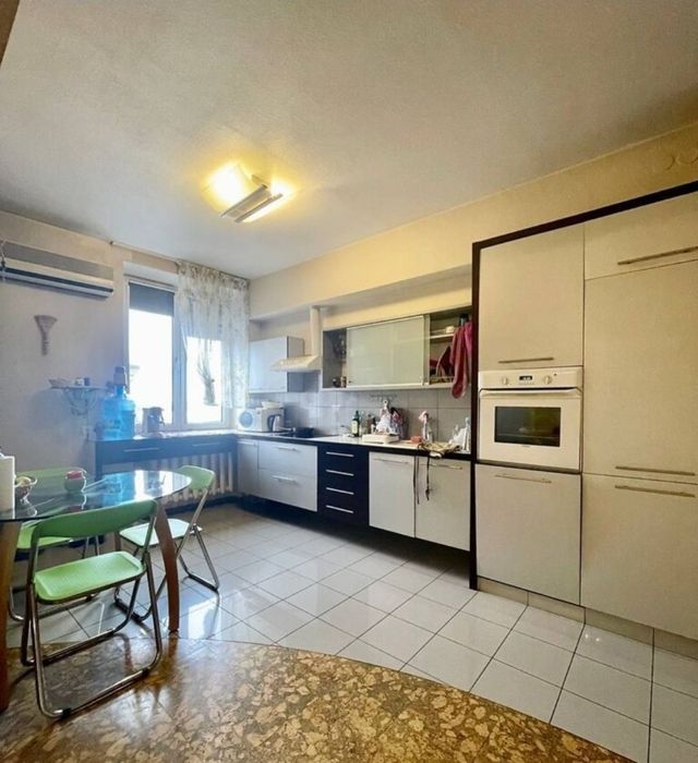 Продам 3х ком.квартиру с ремонтом и мебелью на улице В.Мономаха