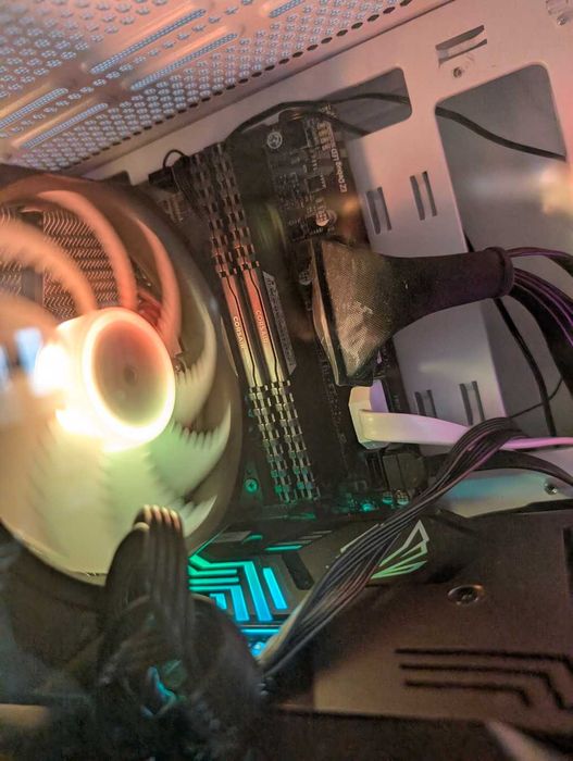 !! Komputer Gamingowy i5 10400F | RTX 3070  | 16GB RAM| RGB