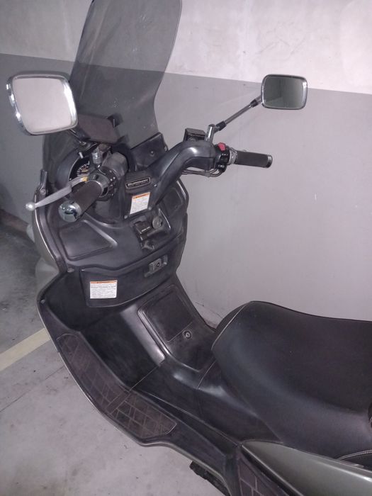Suzuki burgman 400 de 2003 em bom estado
