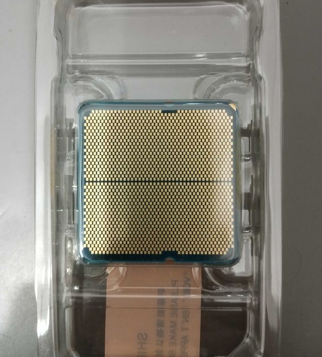 Процесор AMD Ryzen 9 9950X
