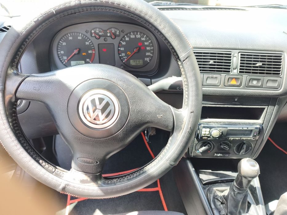 VW Golf 1.4 gasolina 199500km