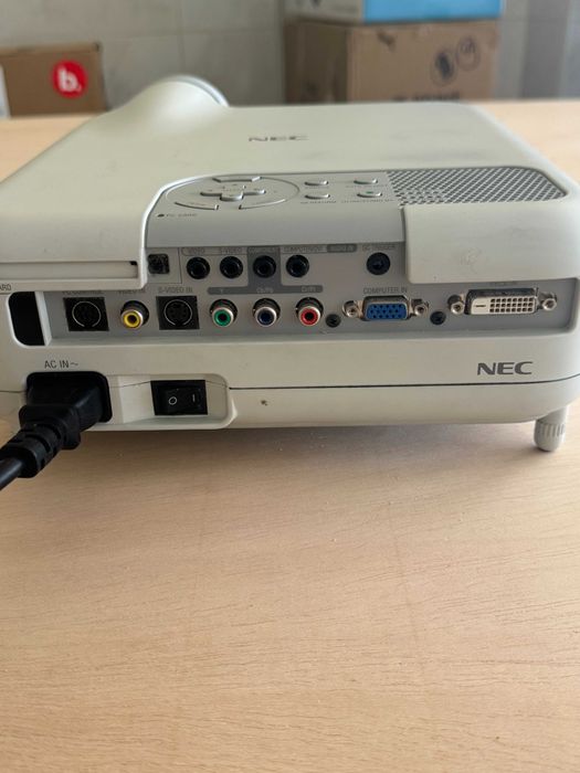 VideoProjector NEC HT1100