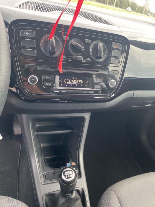 VW Up ! 1.0 Preto