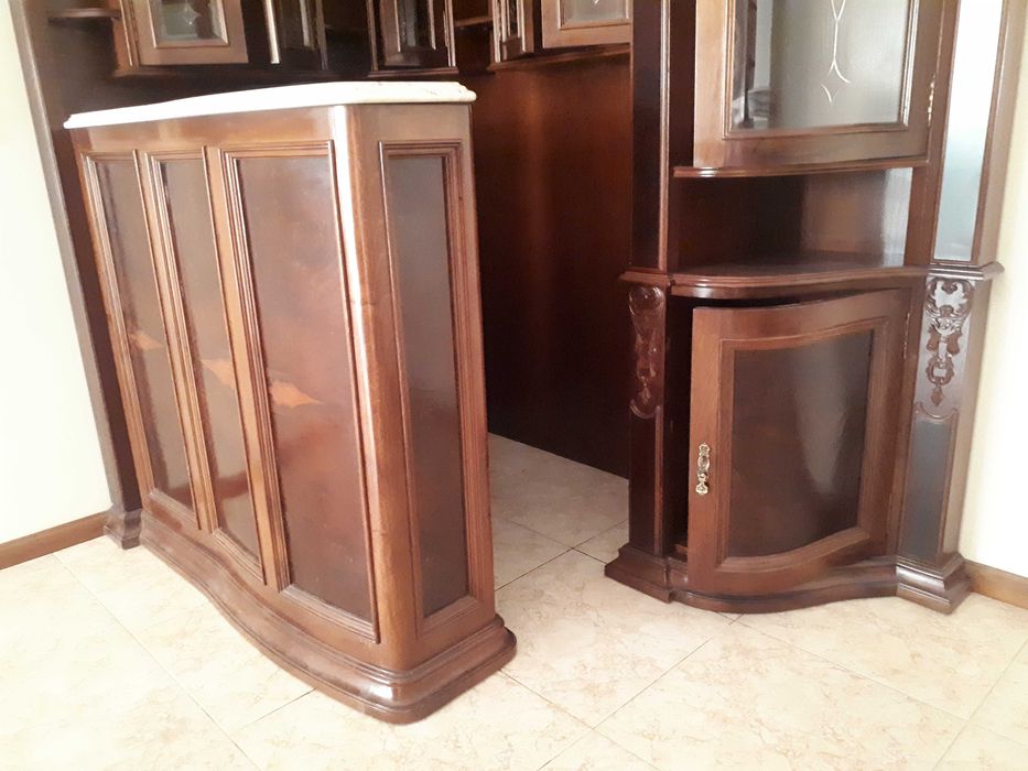 Bar em Madeira Nogueira