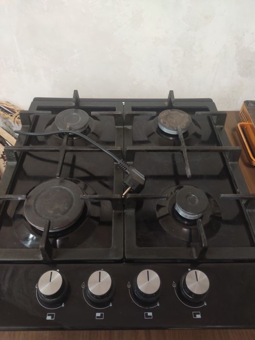 Варочная газовая поверхность в отличном состоянии