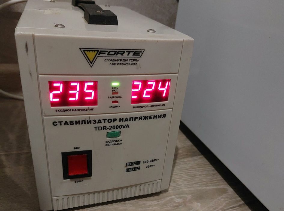 TDR-2000VA  Стабілізатор напруги