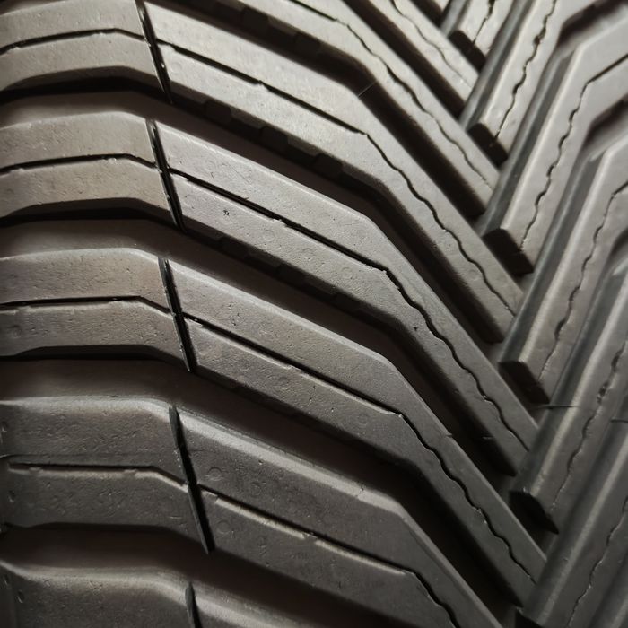 235/55/19 XL Sprzedam oponę Michelin Cross Climate 2 z 2025 roku