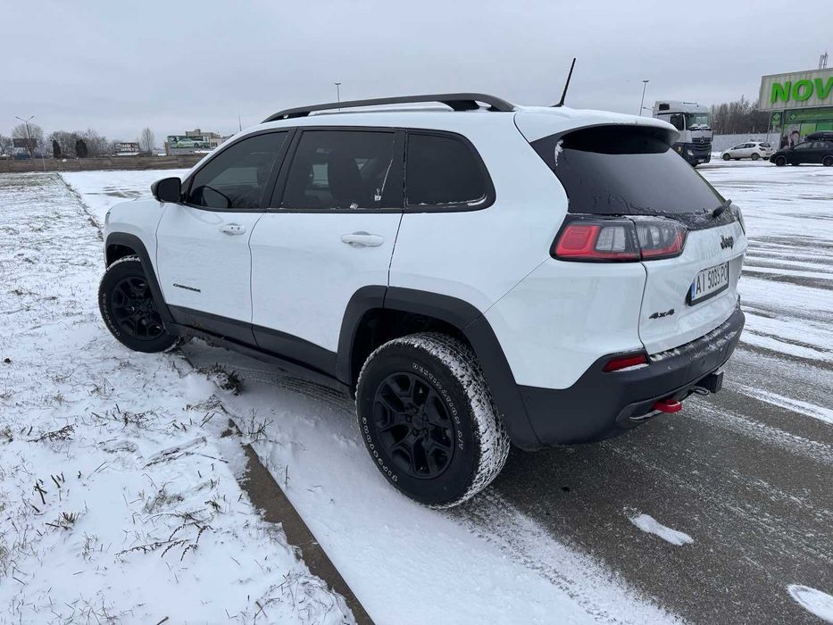 Jeep Cherokee trailhawk власник