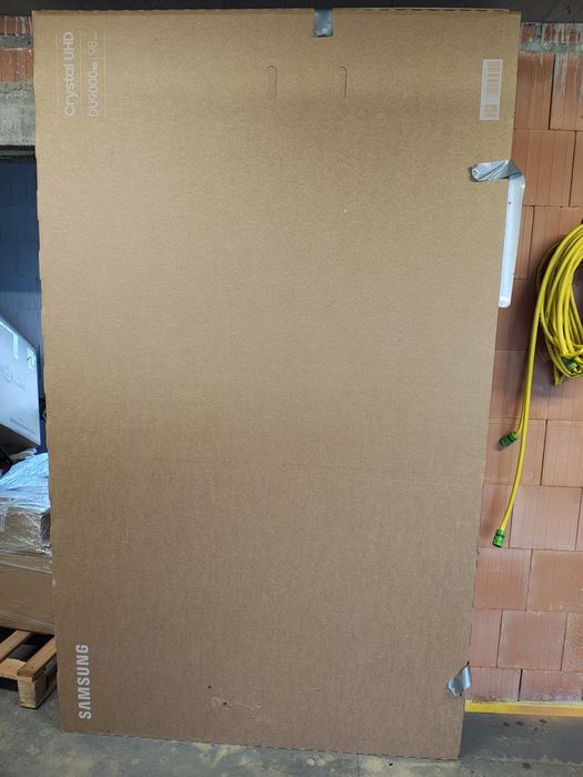 Pudło do telewizora 98 cali