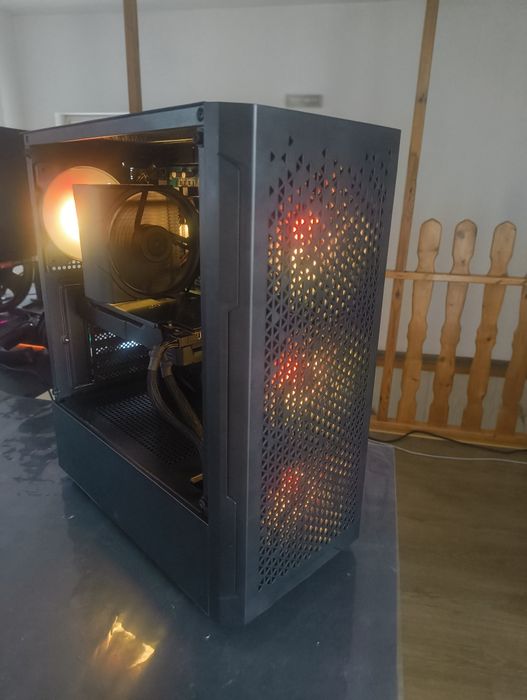 Budżetowy PC do gier / RX 470 / 16GB / SSD / CS2 Fortnite GTA V
