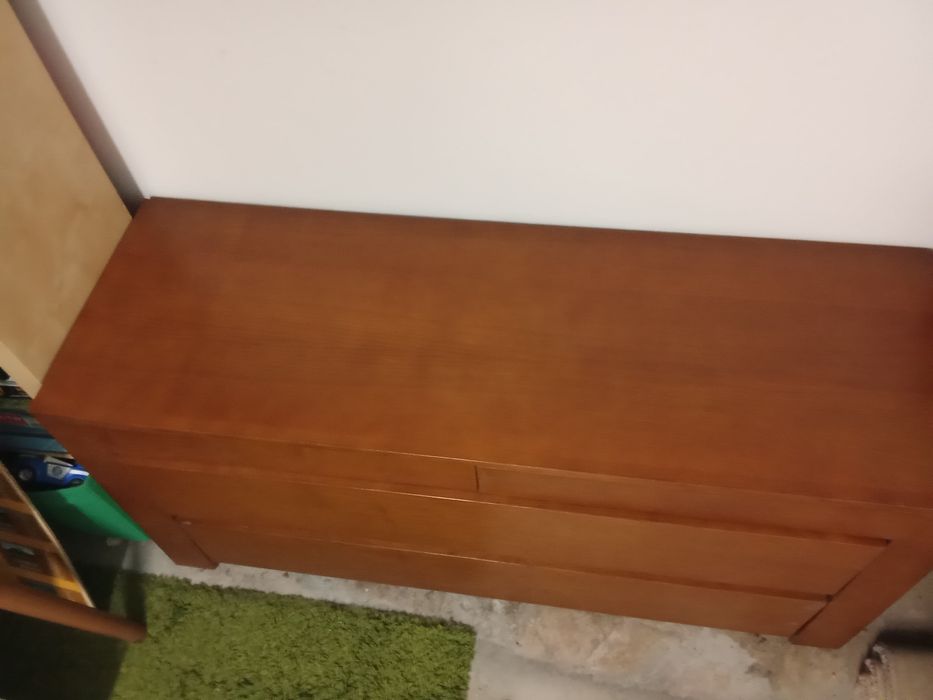 Comoda e espelho de quarto de casal