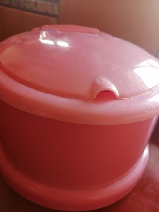 Pote com tampa tipo sanita