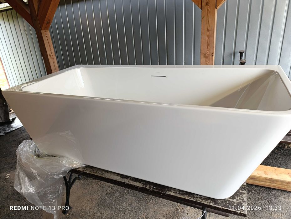 Wanna Wolnostojąca narożna lewa 160x73 Nowa, wada na obudowie