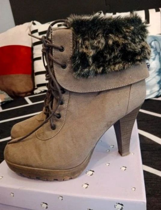 botki damskie na obcasie