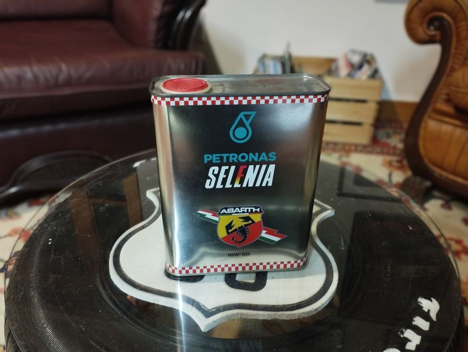 Lata de óleo decorativa Abarth (vazia)