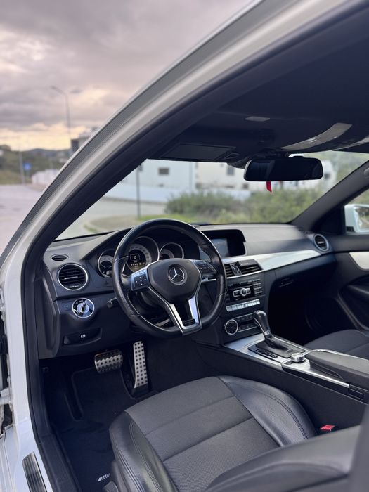 Mercedes-Benz C-Coupé C220 – 145.000 km | Automático 7G-Tronic