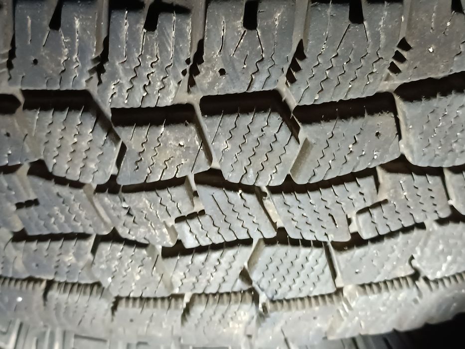 Opony zimowe RAM 265/70r18