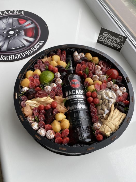 Подарунки , подарункові бокси , подарункові набори