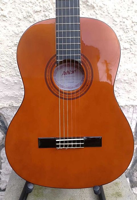 Guitarra Clássica - Boa e Barata para se iniciar - Impecável