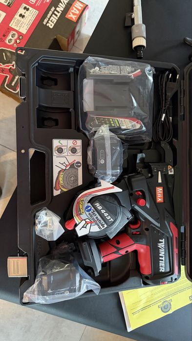 Wiązarka do zbrojeń MAX Twintier RB443T 14,4 V 2 akumulatory tjep