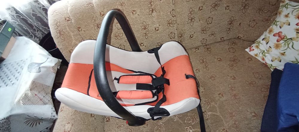 Автокрісло. Автолюлька