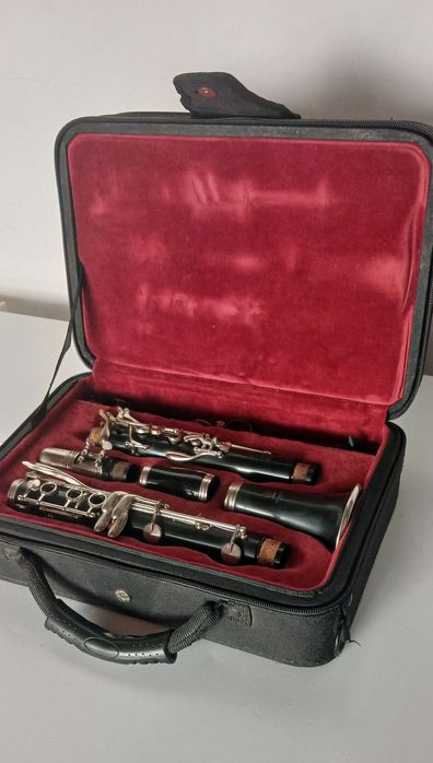 Clarinete Yamaha YCL-250 + Estojo e Acessórios