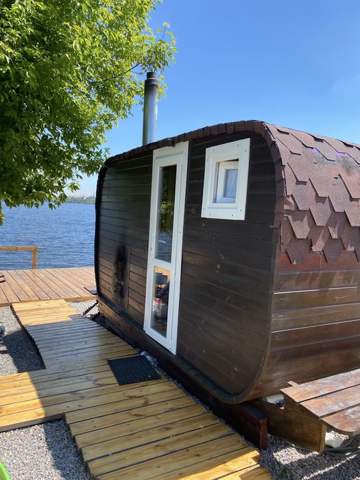 Домики со всеми удобствами 3- х и 2- х местные на берегу Днепра  Боро