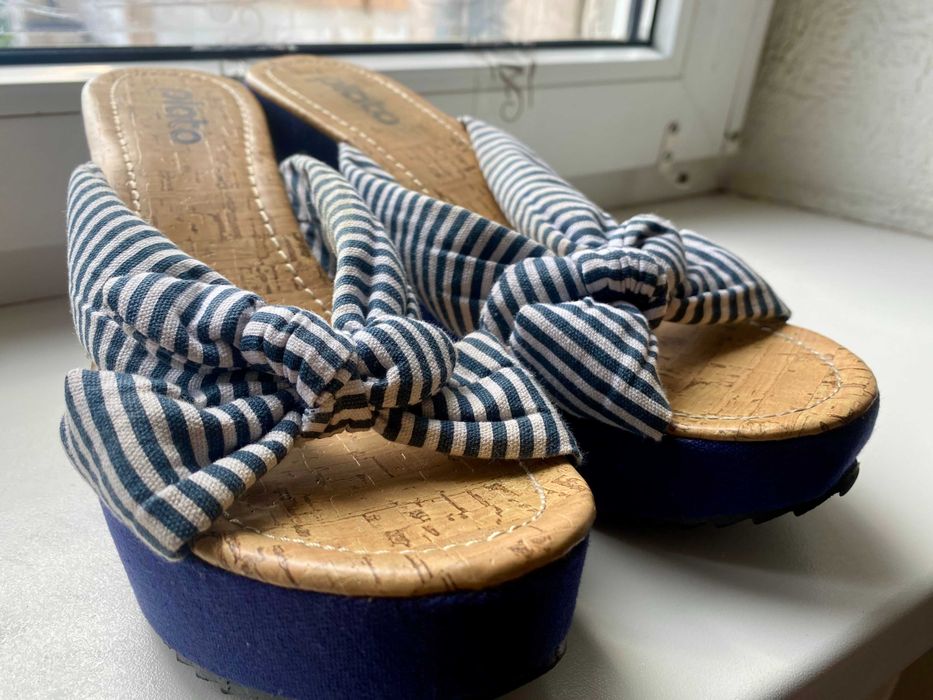 Шльопанці на платформі, 41