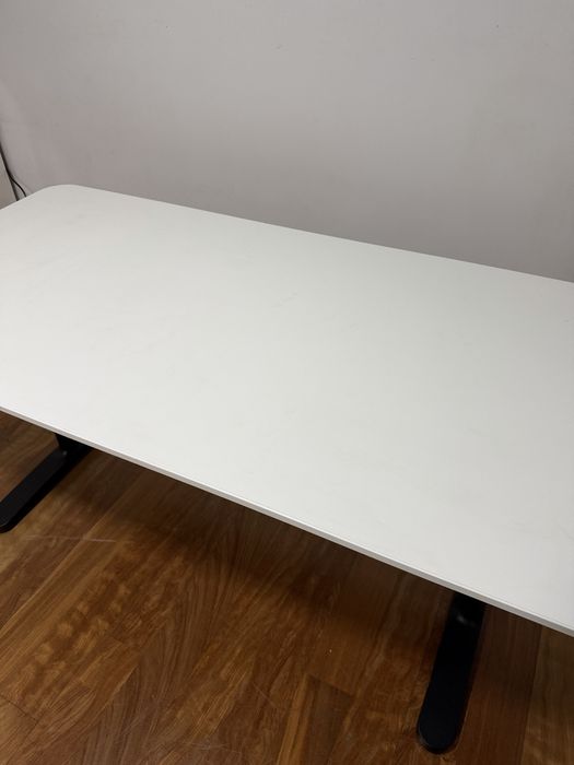 Secretaria como nova