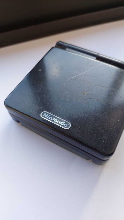 GAME BOY Advance SP + Dungeons & Dragons - Eye of the Beholder (2002)