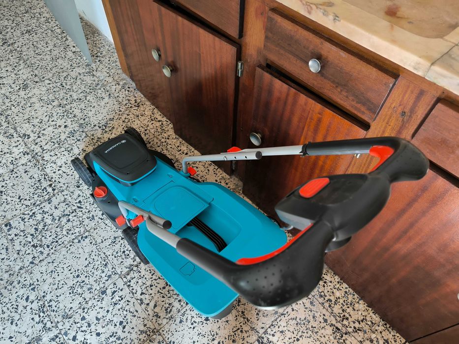 Corta relva elétrico Gardena 1200W
