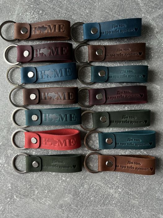 Брелок з особливим тисненням. Шкіряний брелок. Кожаный брелок