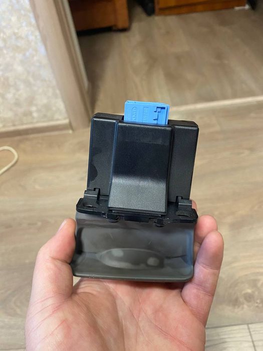 Панель приладів Рено Сценік 2,кнопка стояночного гальма Рено Сценік 2