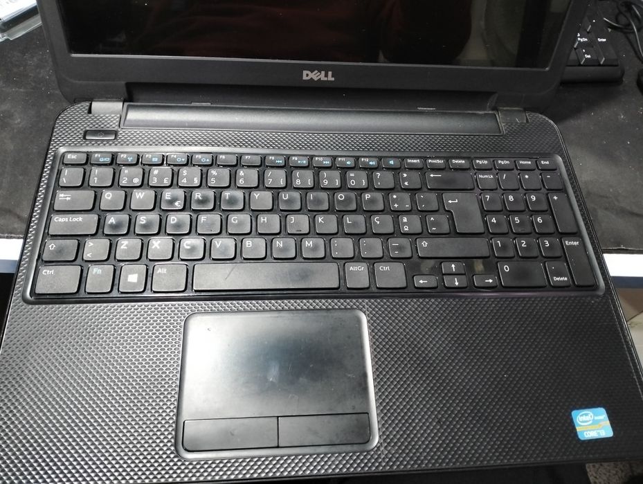 Portátil Dell inspiron 3521 Intel Core i3 8GB RAM 256GB SSD