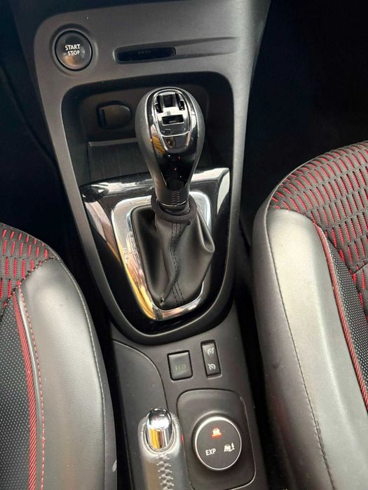 RENAULT CAPTUR 1.2 TCe 120cv Cx. Automática