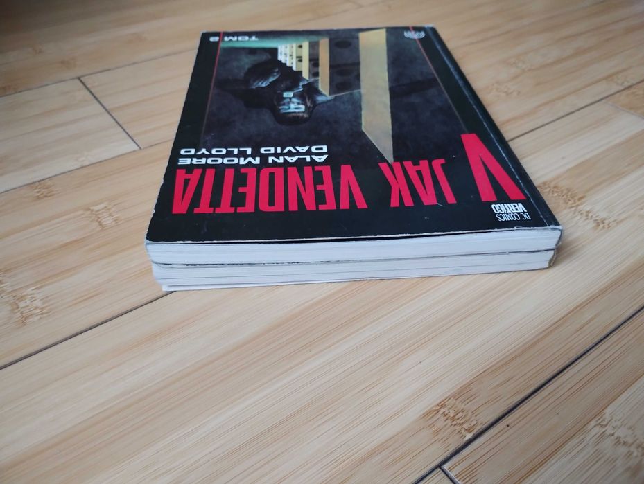 A. Moore & D. Lloyd - V jak Vendetta - tomy 1 i 2