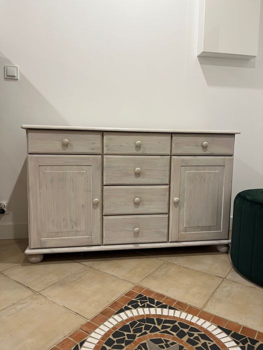 Komody sosnowe bielone